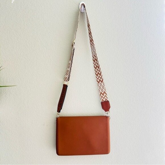 Ryan & Rose Silicone Crossbody Color Saddle - Picture 8 of 14